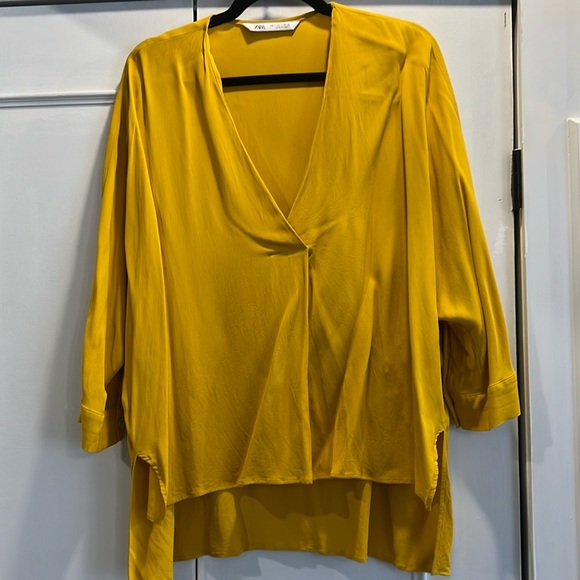 Zara Tops - Zara blouse with bat wing sleeve